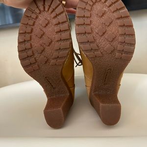 Timberland high heeled boots (women) size 6.5 New never worn